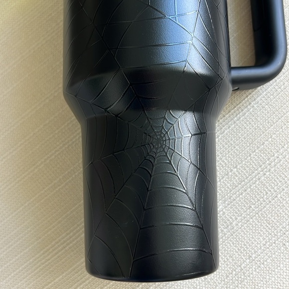 Stanley Halloween Web Black Glow in the Dark Quencher H2.0 Flowstate Stainless - Picture 7 of 16